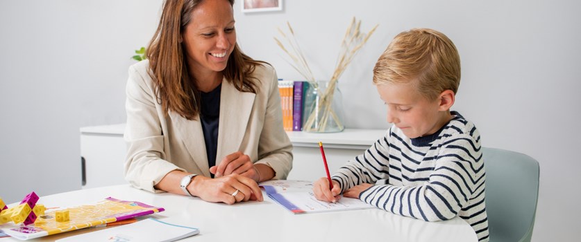 Hoe begeleid je een kind met ADHD bij het schoolwerk?